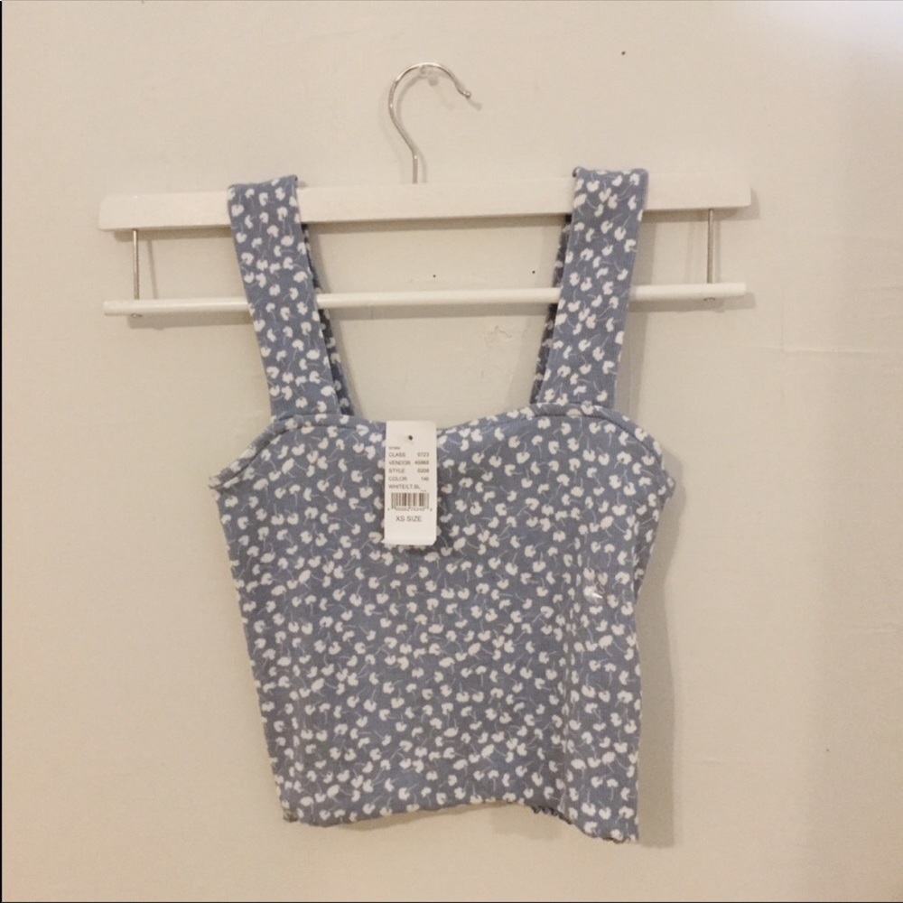 NWT- LETTUCE TRIM TANK
